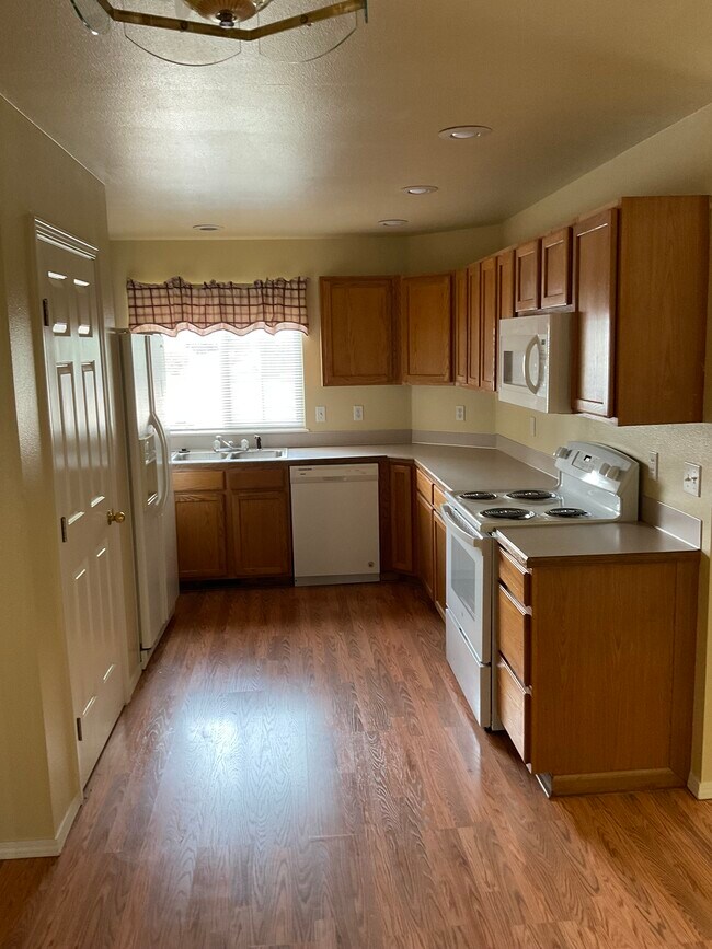 Building Photo - 117 E Woodbury Dr