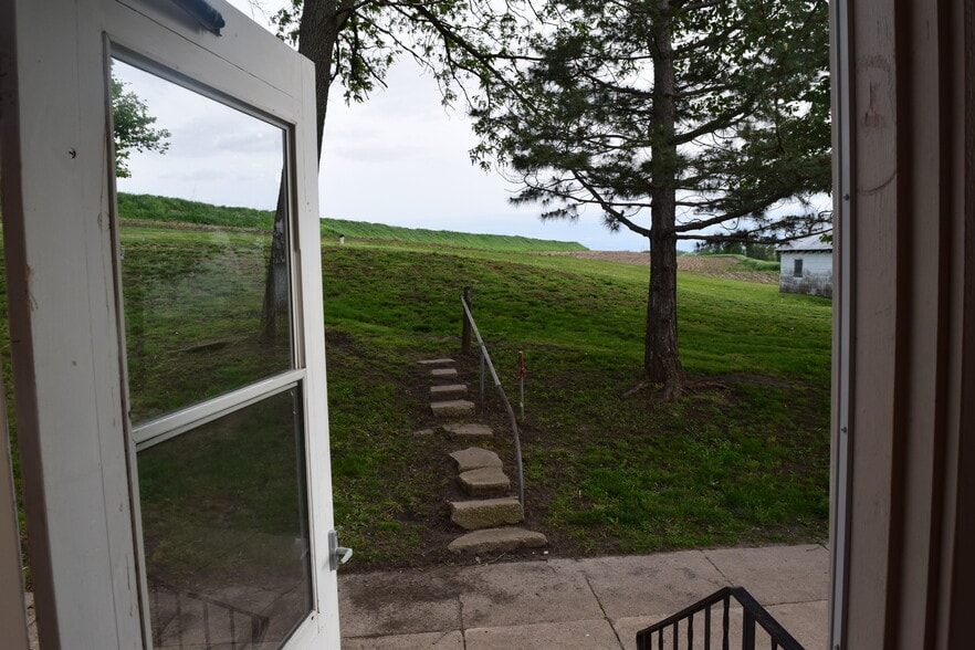 27419 Back Door Vie - 27419 Elmtree Rd