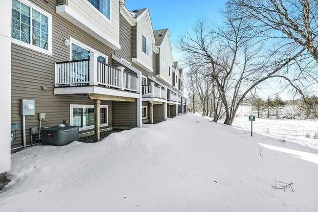 Building Photo - 10514 8th Ave N