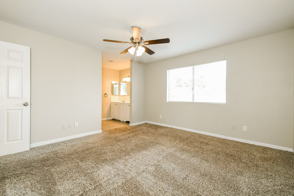 Building Photo - 238 E Houston Ave