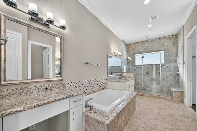 Building Photo - 2116 Mason St