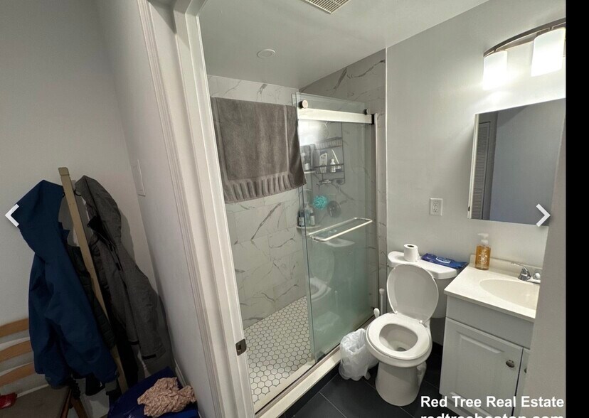 Building Photo - 1408 Beacon St