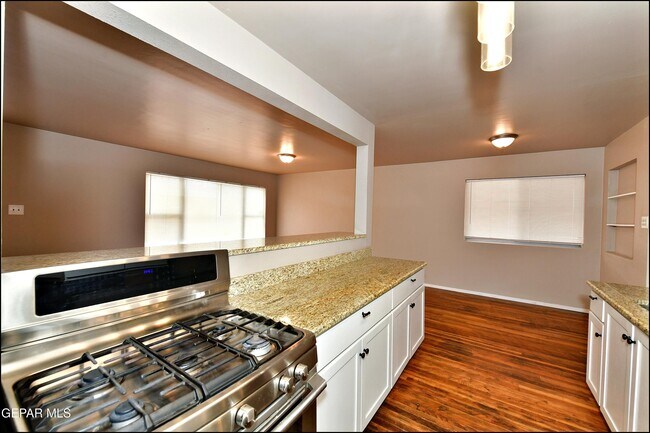 Building Photo - 3125 Hamilton Ave