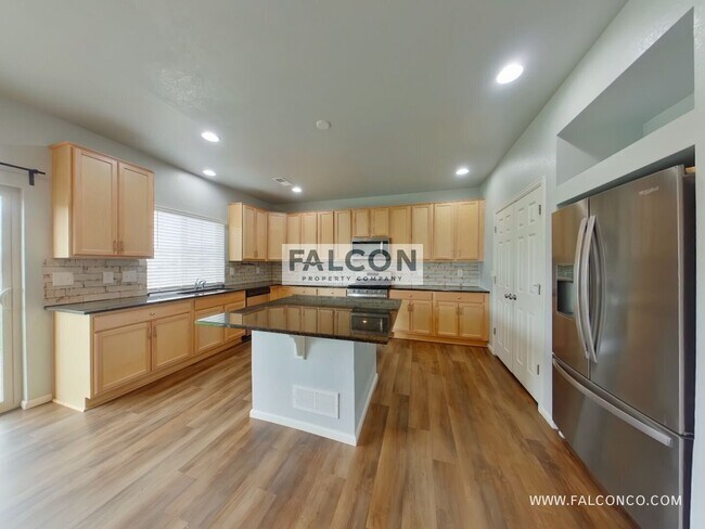 Building Photo - 9279 Birr Ct