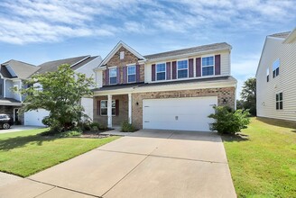 Building Photo - Welcome to this spacious 4 bedroom, 2.5 ba...