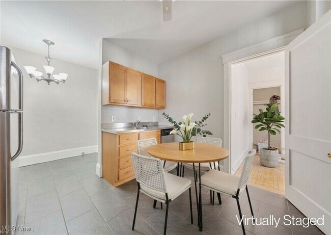 Building Photo - 12037 Lake Ave