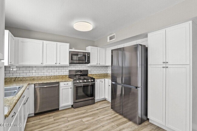 Building Photo - 729 Paseo Sereno Dr