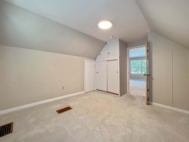 Building Photo - 2326 Storm St