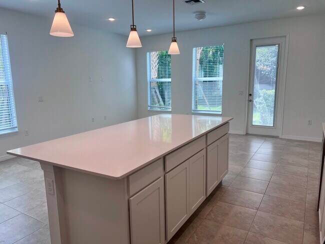 Building Photo - 6125 Planta Ln