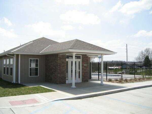 Building Photo - 814 SW Peach Tree Ln