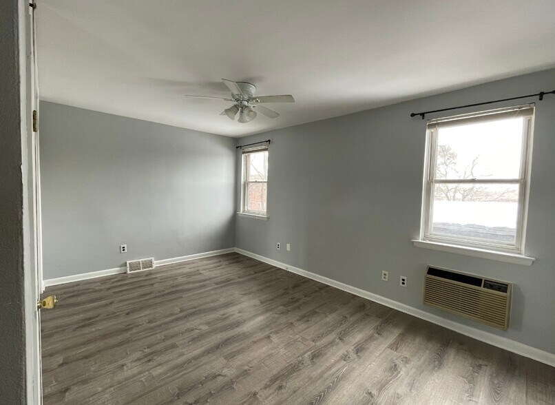 Building Photo - 614 Borbeck Ave