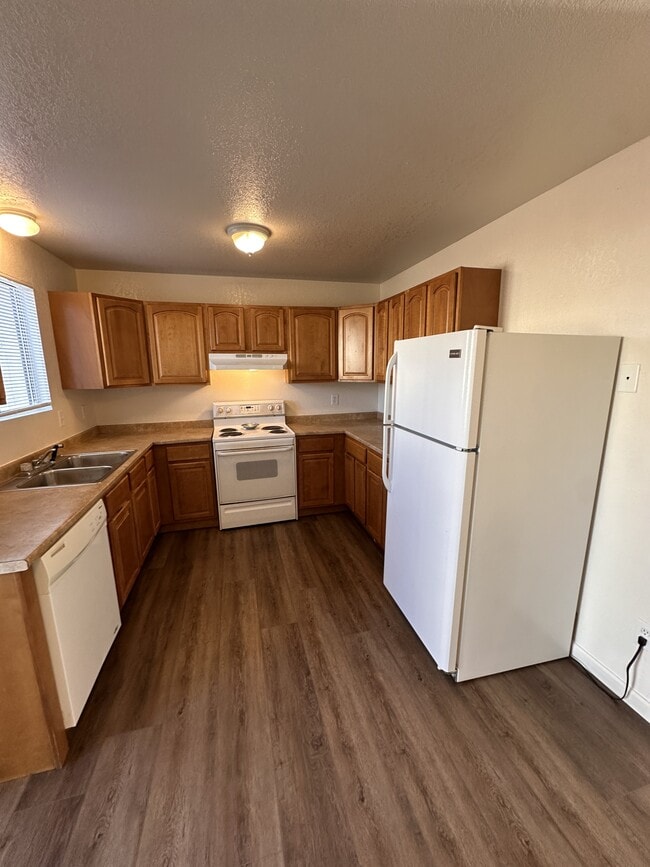 Building Photo - 3244 Rood Ct