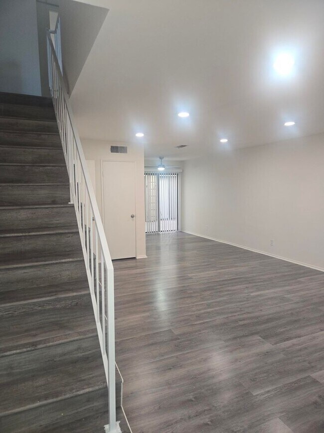 Interior Photo - #433