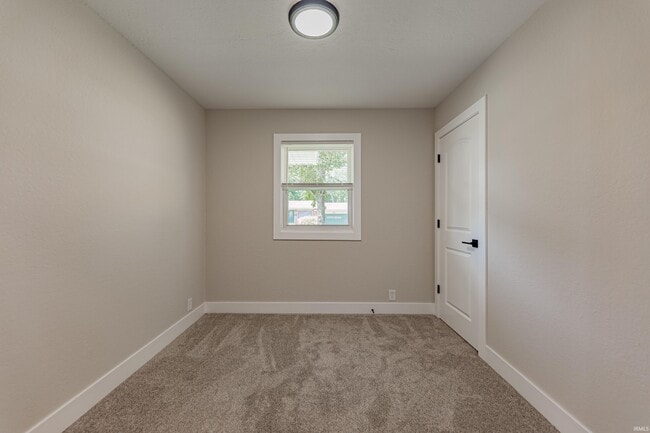 Building Photo - 1719 Crystal Ct