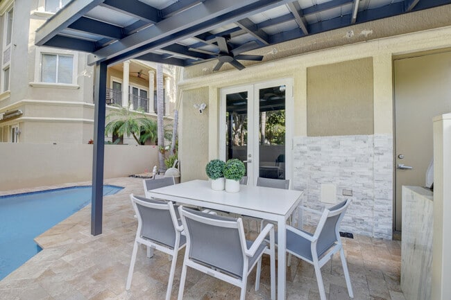 Building Photo - 921 Osceola Dr