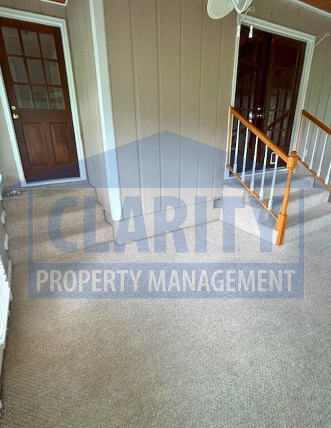 Building Photo - Great one level home with double garage!