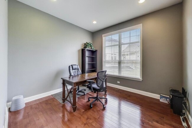 Building Photo - 613 Kinnear Cove