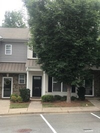 Building Photo - **Charming 2/2.5 Burlington Townhome**