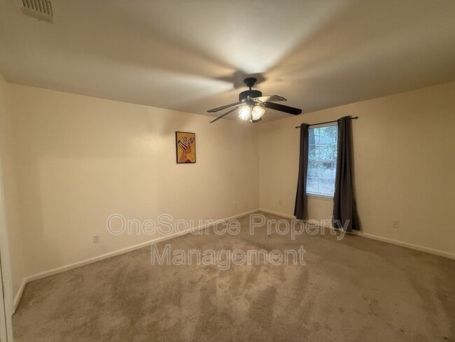 Building Photo - 261 Carterwood Dr