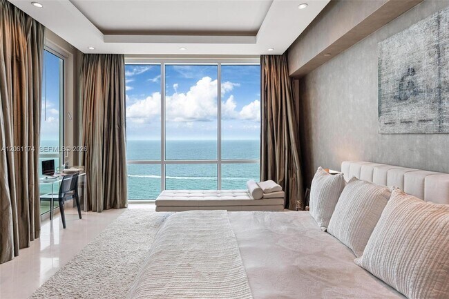 Building Photo - 16051 Collins Ave