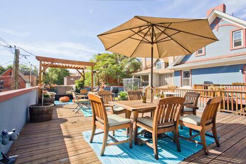 Incredible rooftop off main living level is like your back yard - 1156 N Logan St