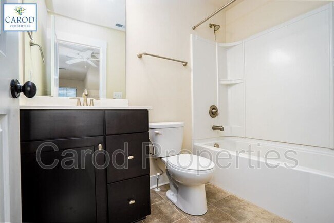 Building Photo - 3840 Willow Green Pl