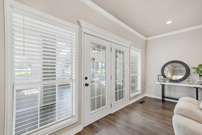 Building Photo - 408 W Fairway Ct