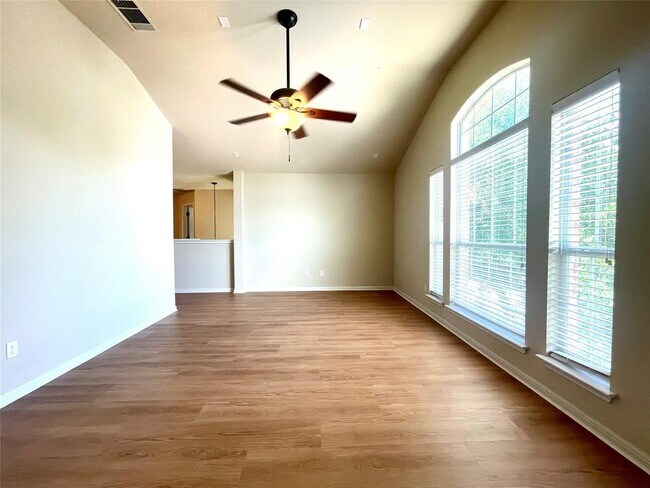 Building Photo - 20625 Farm Pond Ln