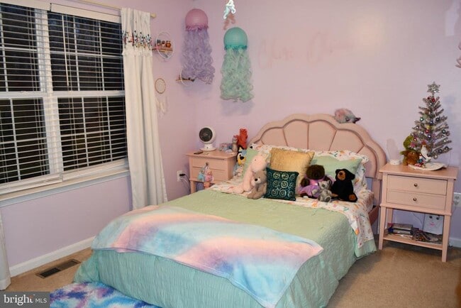 Building Photo - 848 Chestnut Ridge Dr