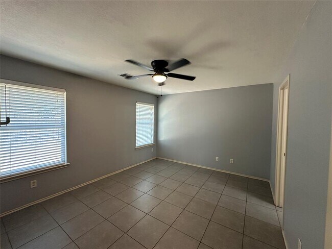 Building Photo - 908 Sally Lunn Way