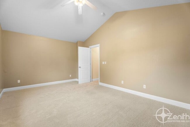 Building Photo - 2903 NE 184th Ave