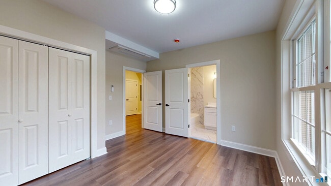 Building Photo - 3 Center St