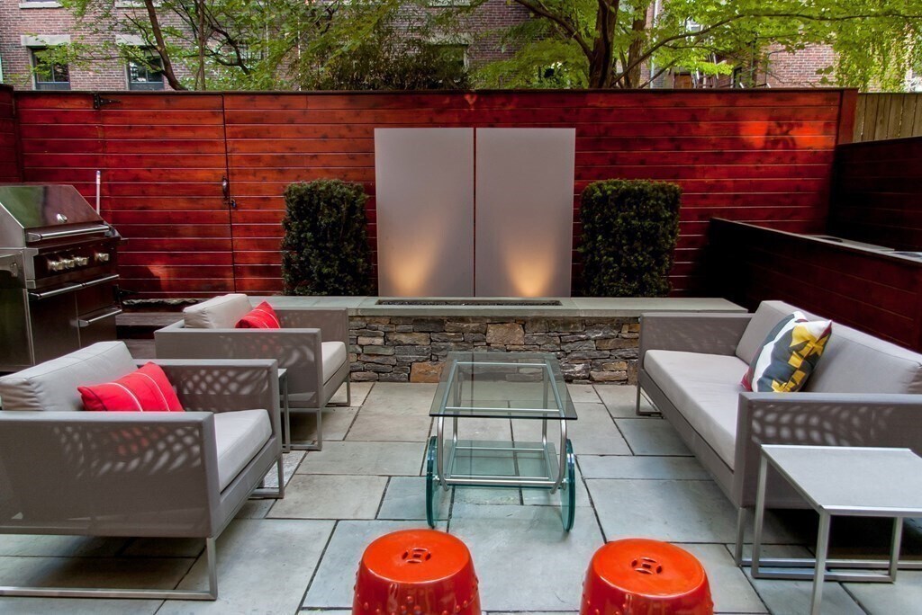 Building Photo - 98 Waltham St