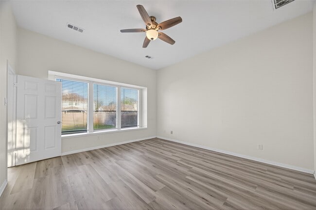 Building Photo - 3522 Brookwood Dr