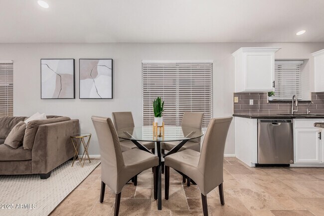 Building Photo - 4632 E Mossman Rd