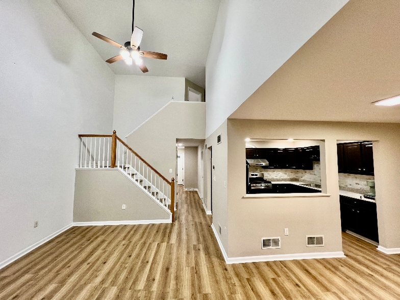 Building Photo - 24 Pennridge Ave