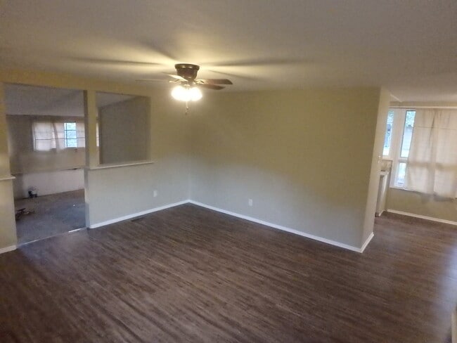 Building Photo - 1419 SW Caledon St