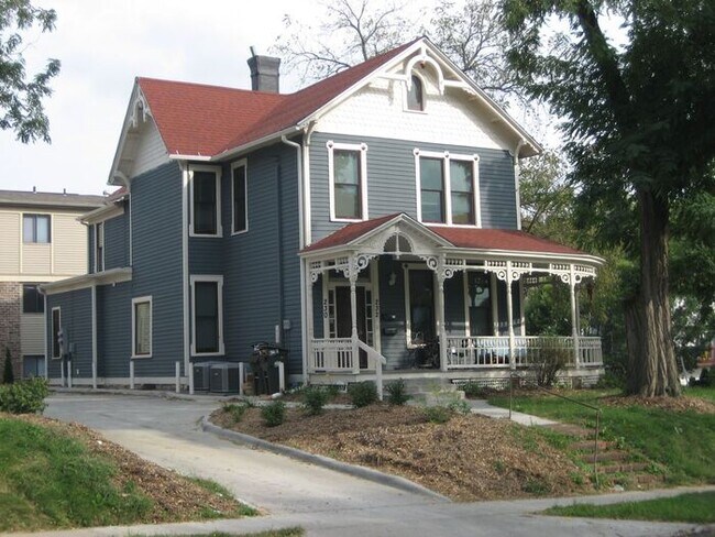 Building Photo - $4,600 | 8 Bedroom, 2 Bathroom Single Family Home | No Pets* | Available for August 1st, 2026 Mov...