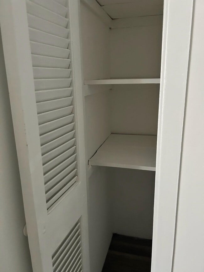 Building Photo - 344 Pavonia Ave