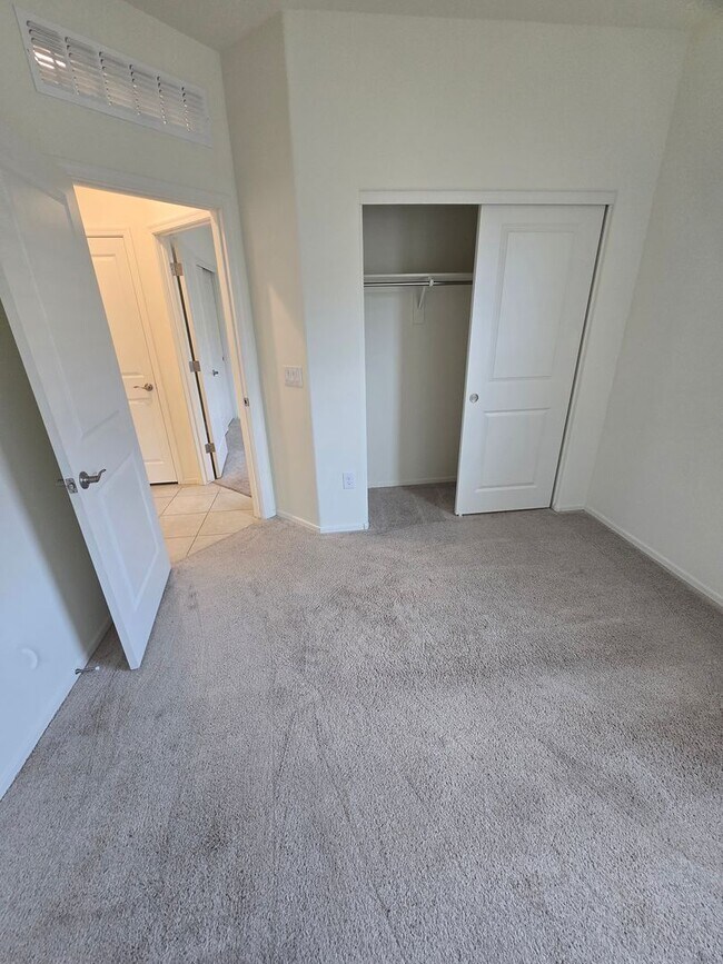 Building Photo - Like-New Home in Southeast Tucson’s Most Desirable Neighborhood!