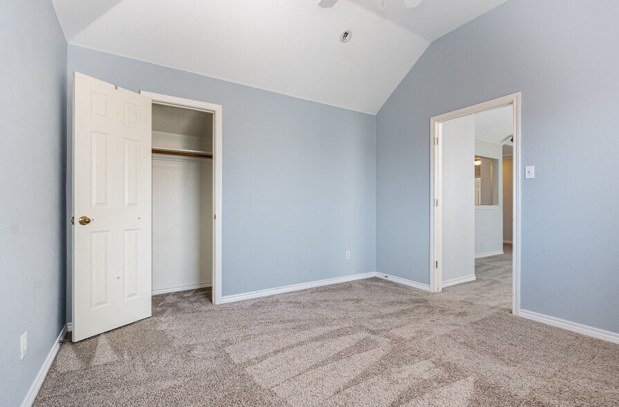 Building Photo - 1144 Taylor Ln