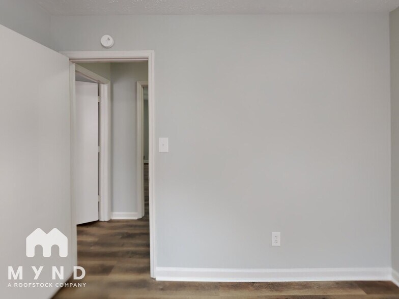 Building Photo - 2310 Ramblewood Cir