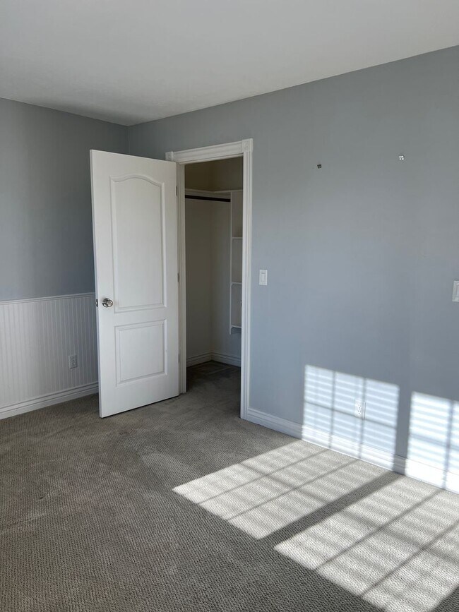 Building Photo - THIS IS A LEASE TAKEOVER - PLEASE CONTACT ...