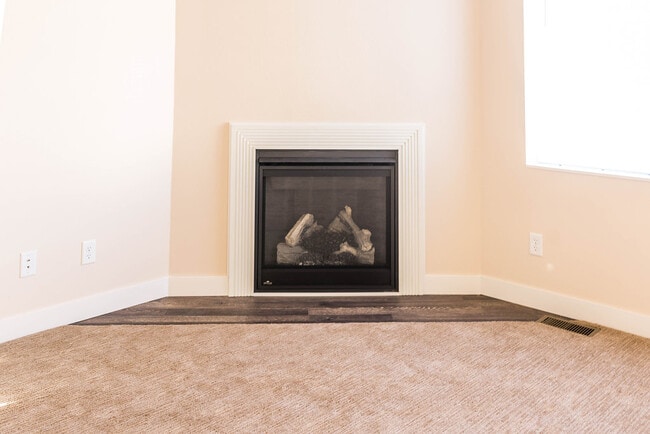 Building Photo - 4811 36th Ave S