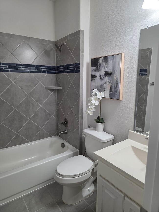 Building Photo - 5600 Snowberry Dr