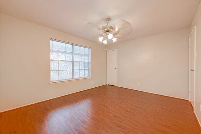 Building Photo - 7597 Cambridge St