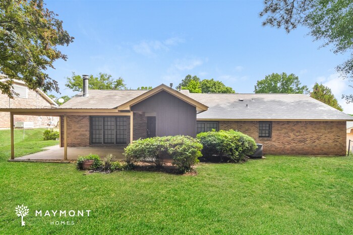 Building Photo - 3722 Woodhill Rd
