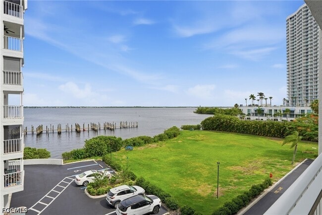 Building Photo - 2885 Palm Beach Blvd