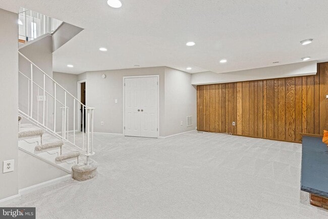 Building Photo - 6632 Green Ash Dr