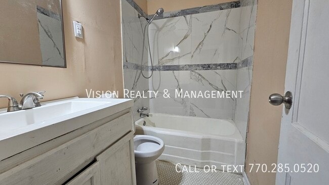 Building Photo - 1612 Lyndle Rd